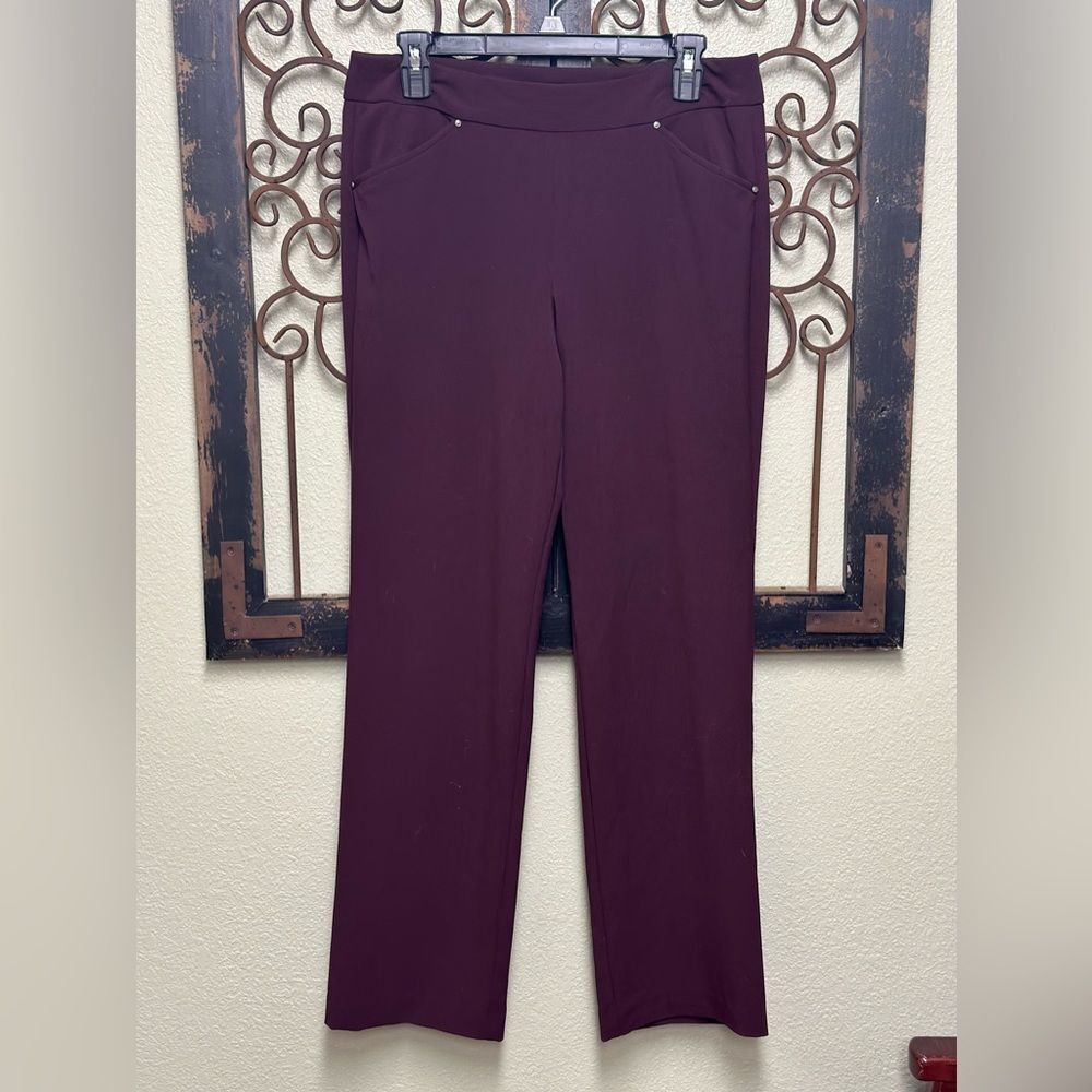 Roz & Ali wine dress pants with back pockets